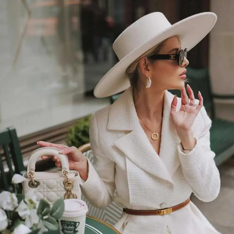 Chapeau rond en laine bleu