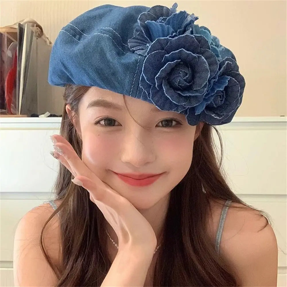 Chapeau cloche en laine feutrée blanc et bleu