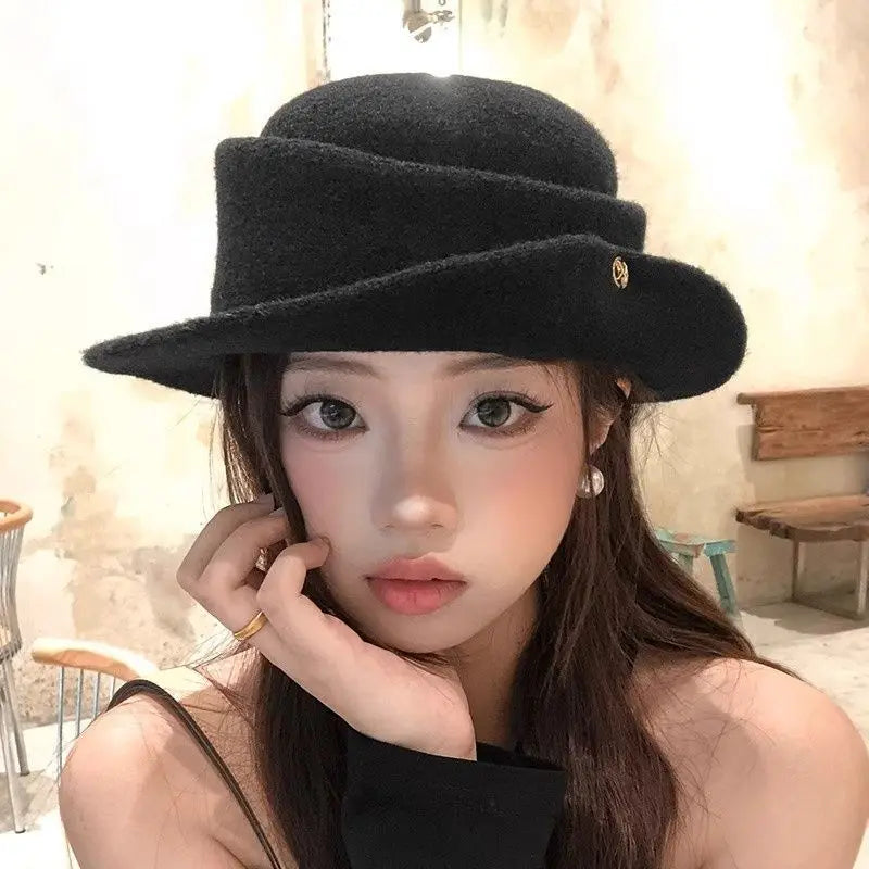 Chapeau en laine à bord roulé pour femme