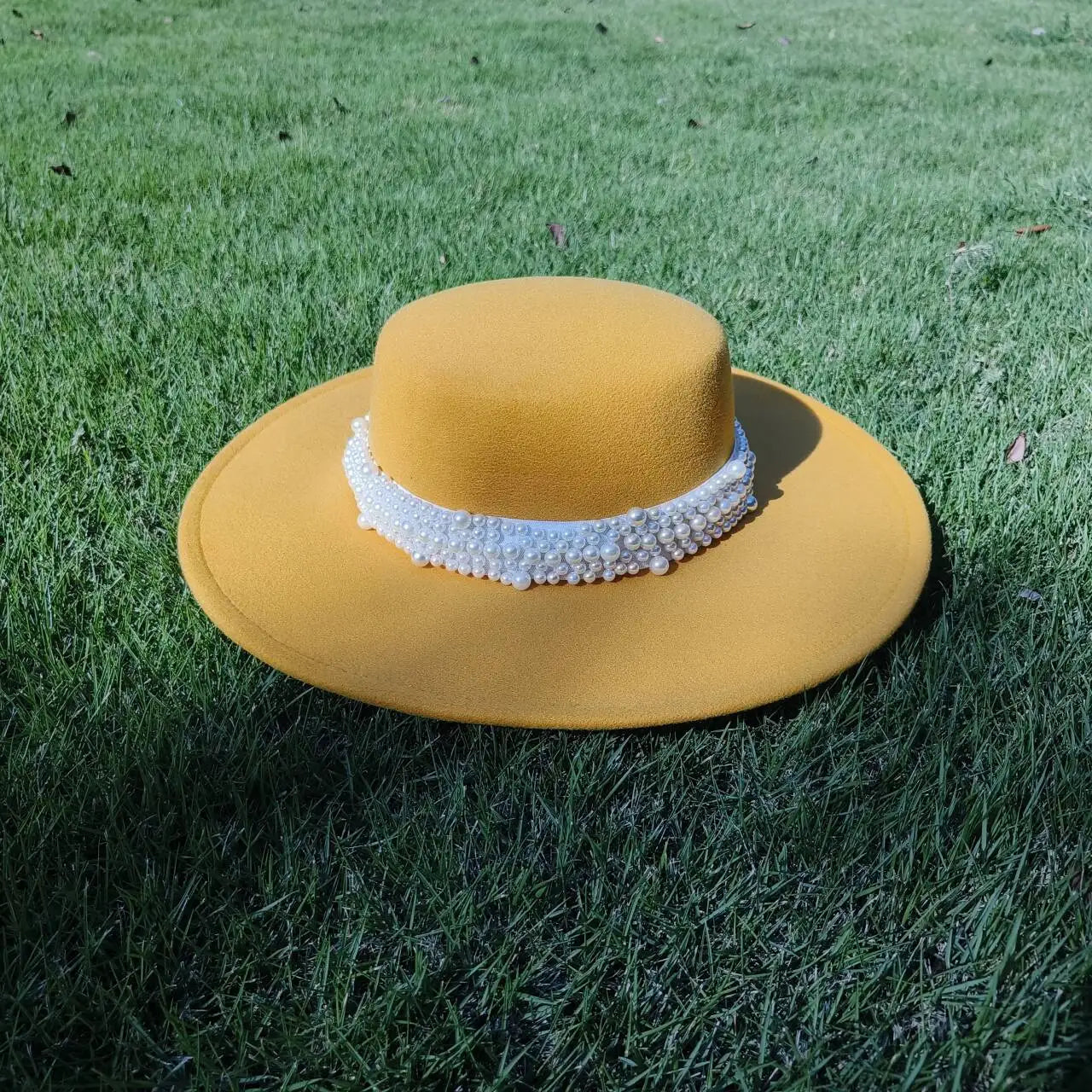 Chapeau rond en laine bleu