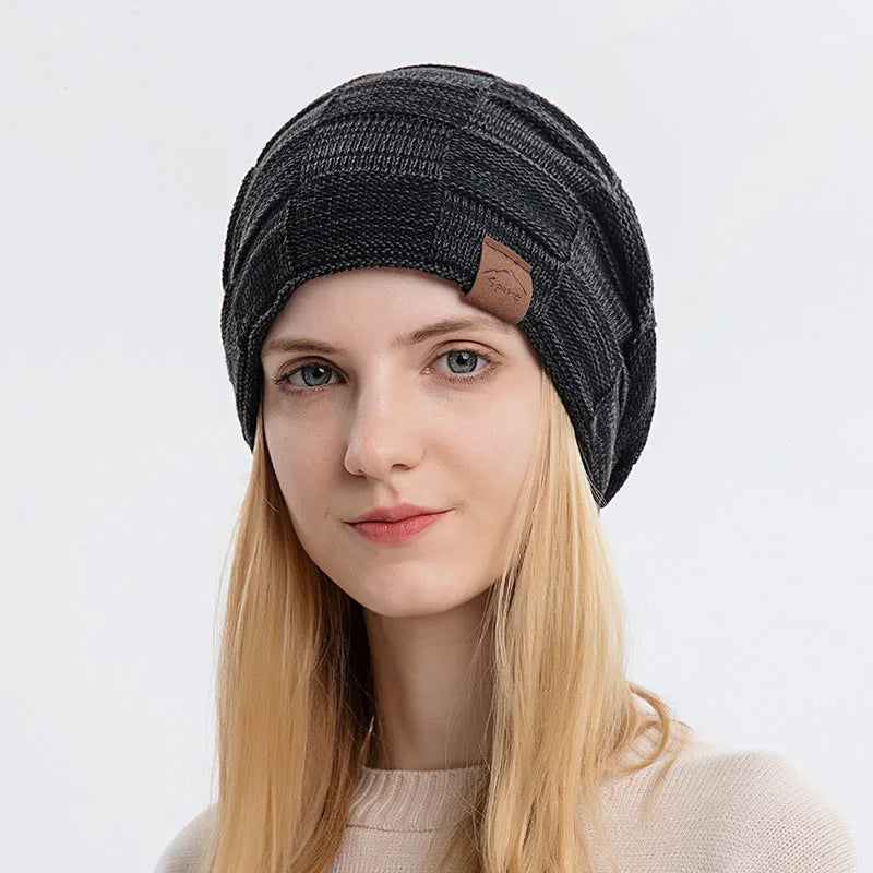 Chapeau fait main en laine blanc