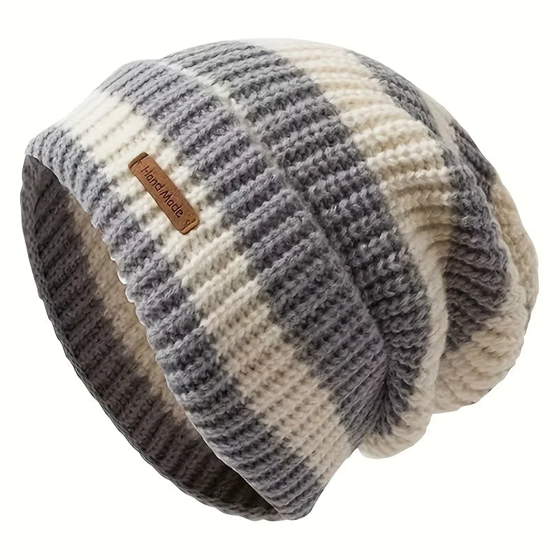Chapeau fait main en laine noir