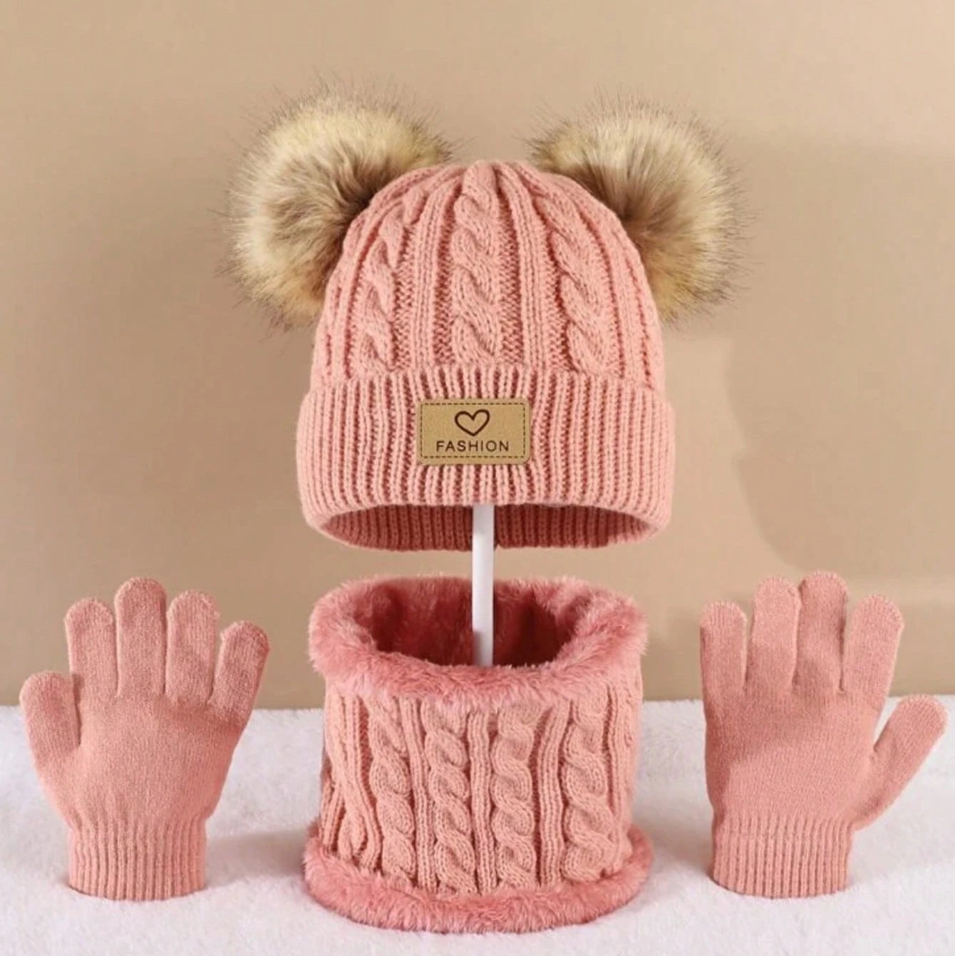 Chapeau tricoté fait main en laine pour enfant de 6 ans