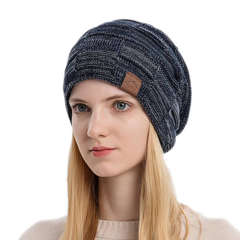Chapeau fait main en laine blanc